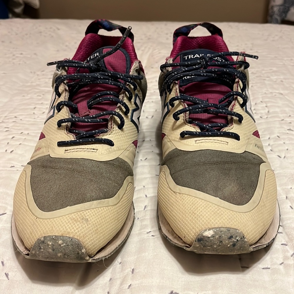 Vintage New Balance Trailbuster Fantom Fit Tan Hiking Shoes (size 10.5)